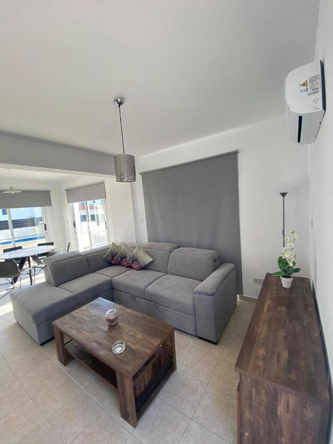 Cosy Apartment In Kato Paphos With Pool Access Екстериор снимка