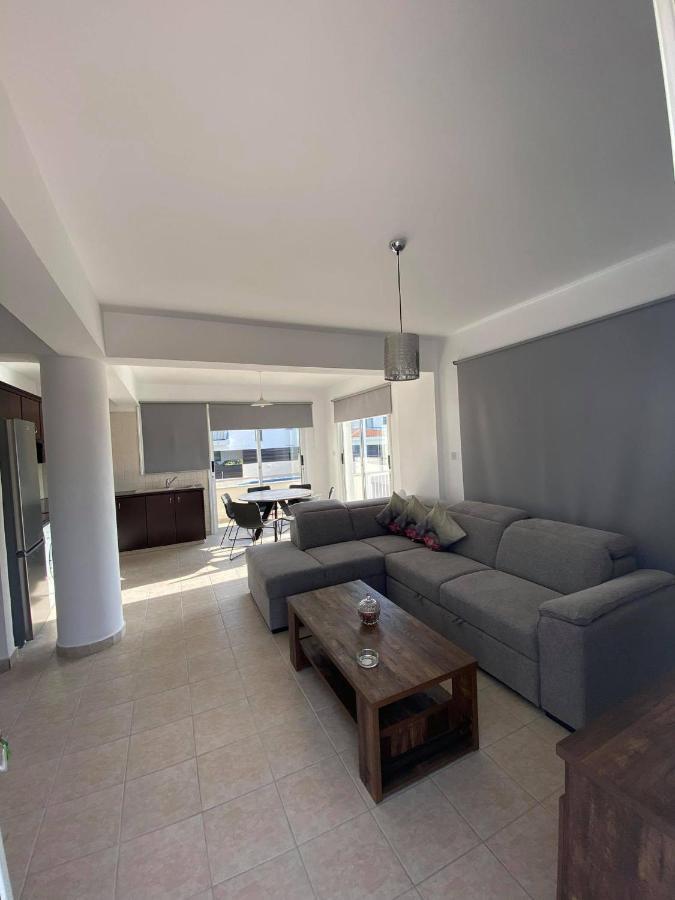 Cosy Apartment In Kato Paphos With Pool Access Екстериор снимка